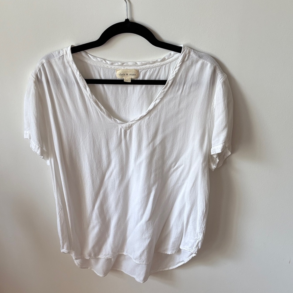 Cloth & Stone Cream V-Neck Tee